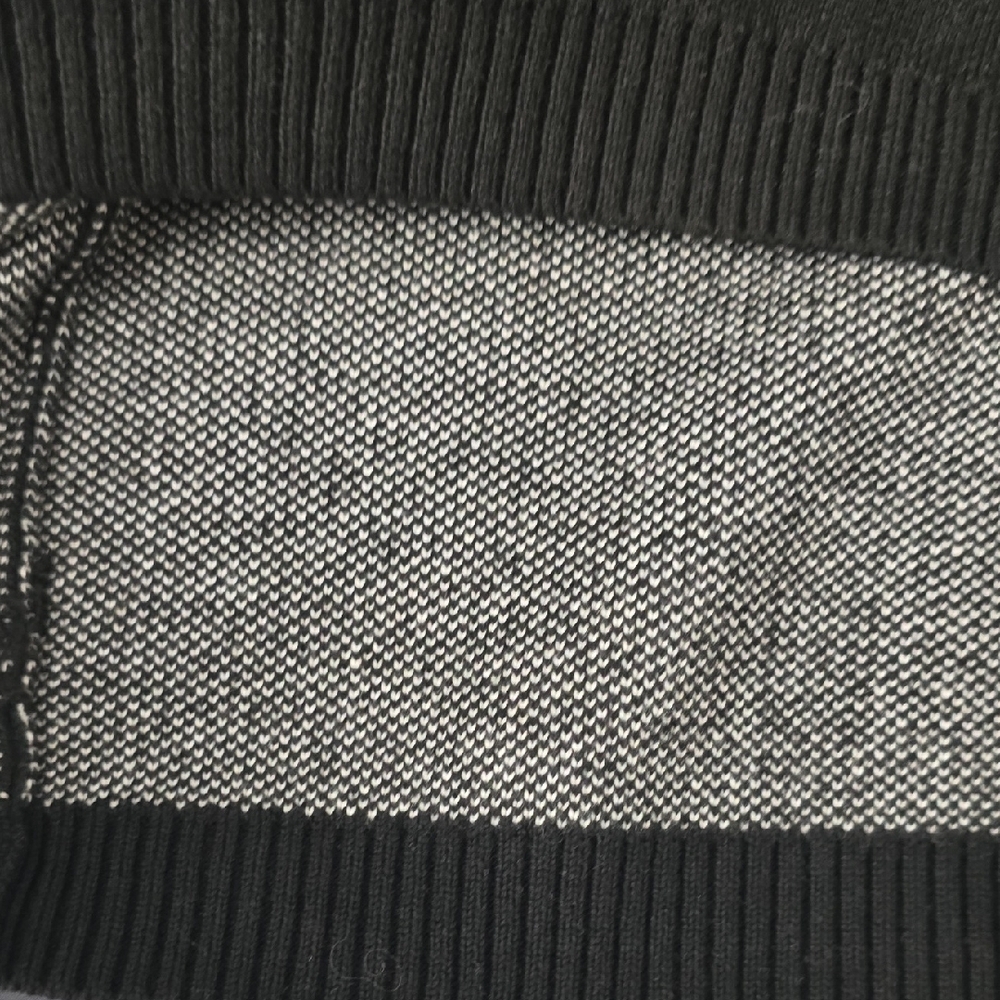 Black and White Graphic Sweater - Picture 5 of 6